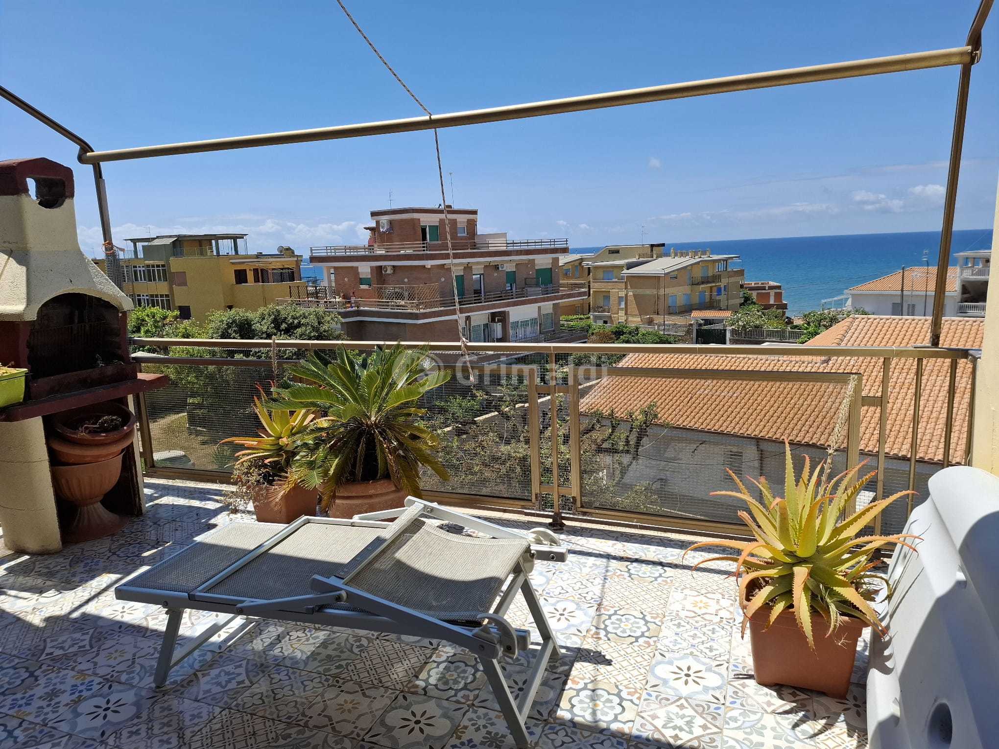 Attico con terrazzo in viale delle nereidi 31, Anzio