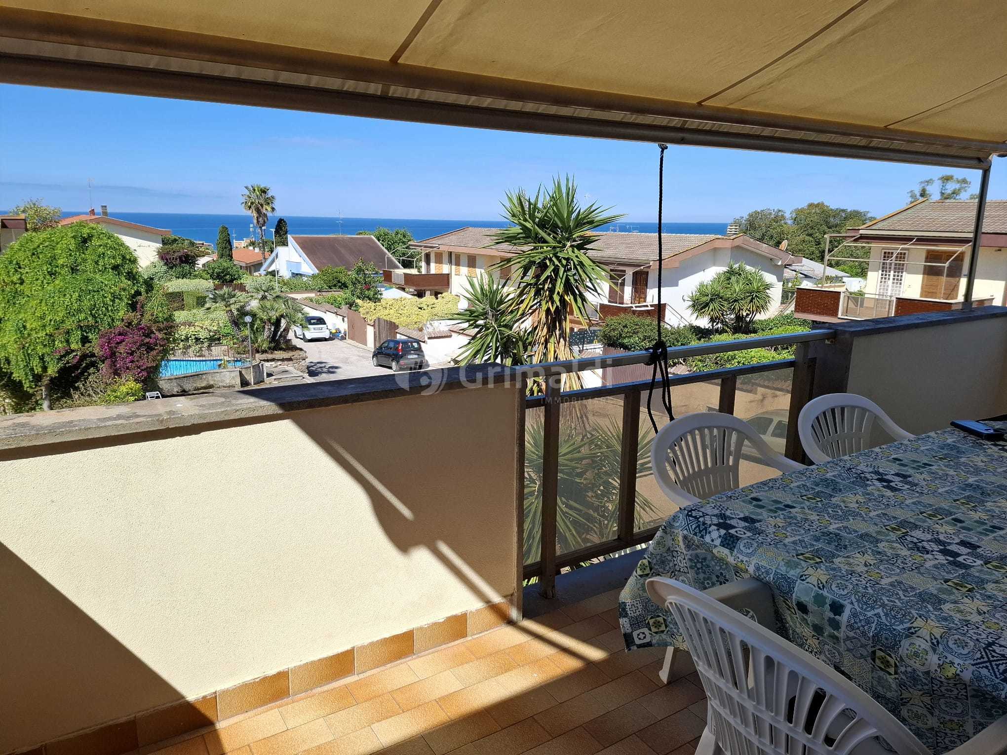 Casa indipendente con giardino in via tirelli 36, Anzio