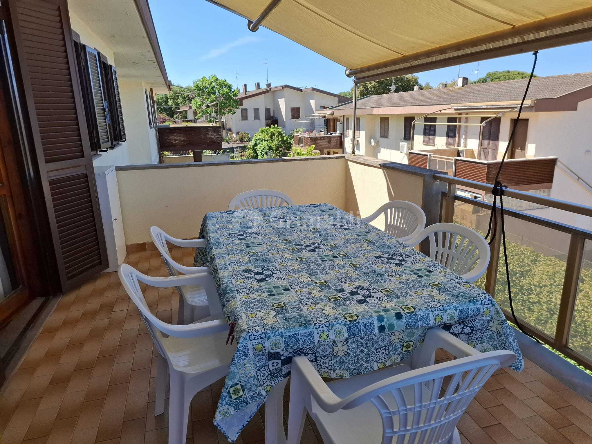 Casa indipendente con giardino in via tirelli 36, Anzio