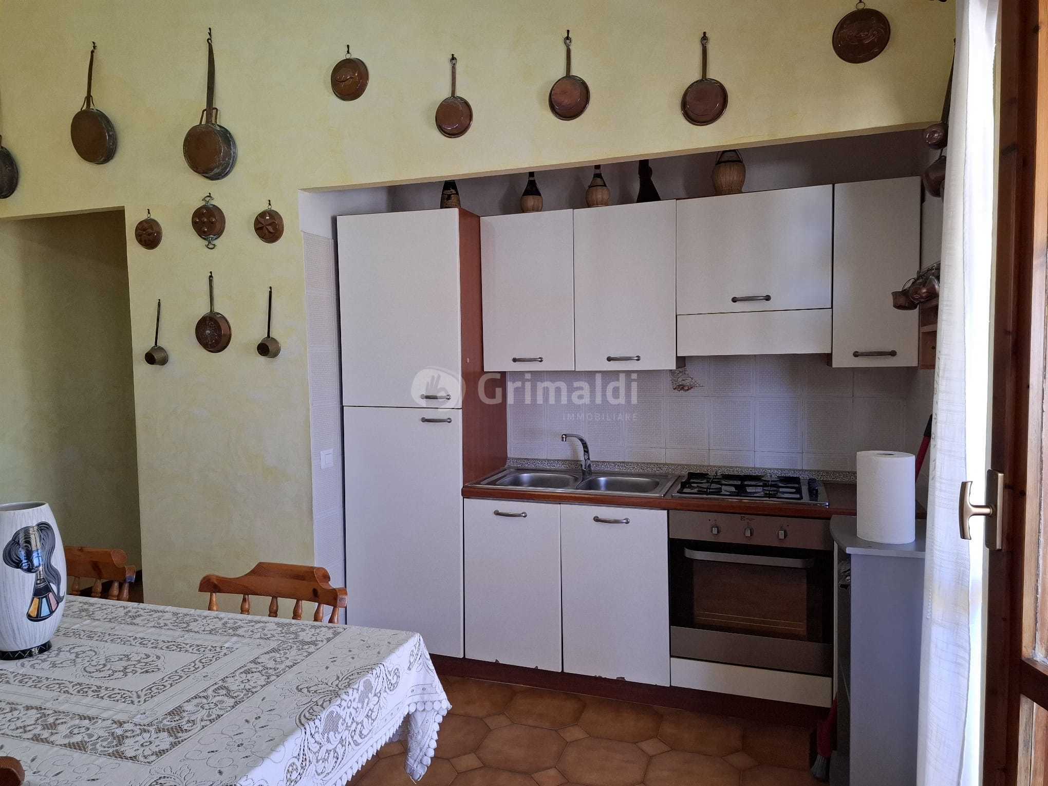 Casa indipendente con giardino in via tirelli 36, Anzio
