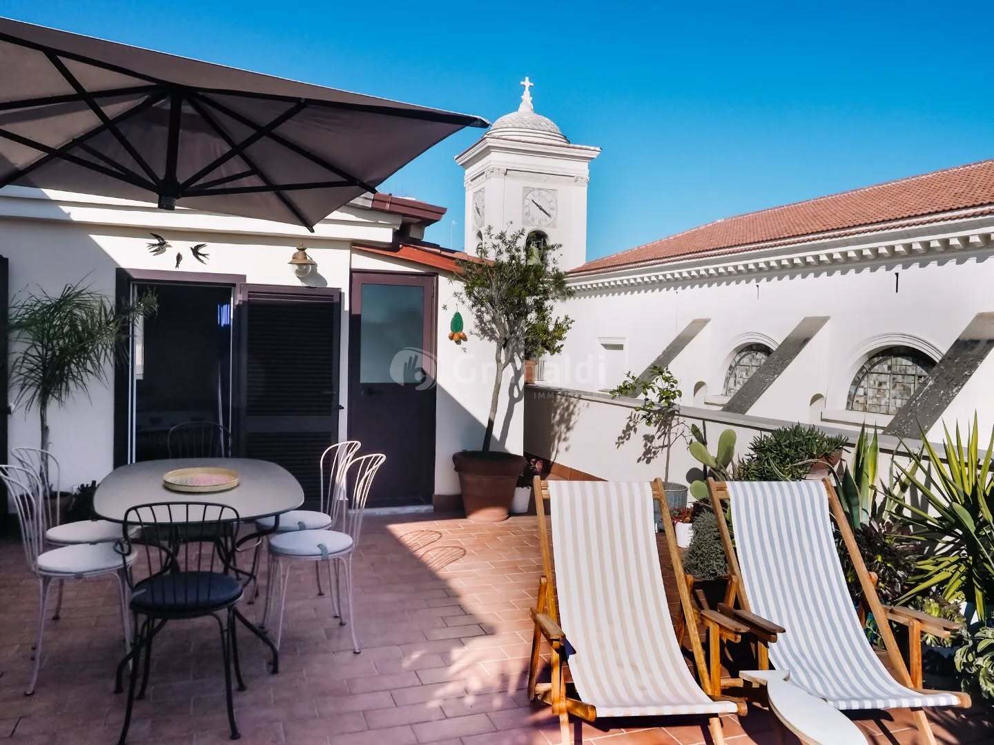 Quadrilocale vista mare in piazza pia 16, Anzio