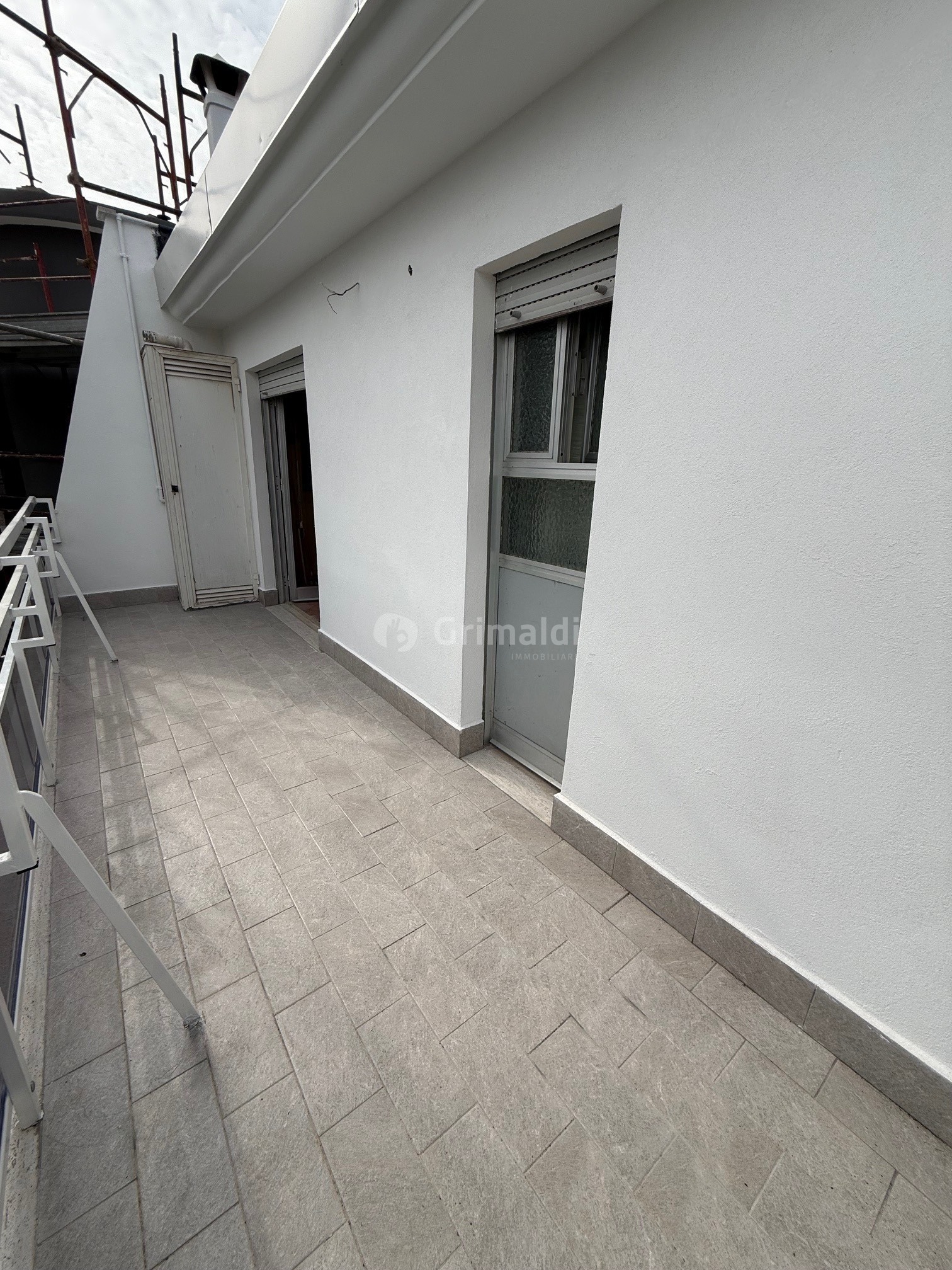 Attico da ristrutturare in via tanaro 3, Nettuno