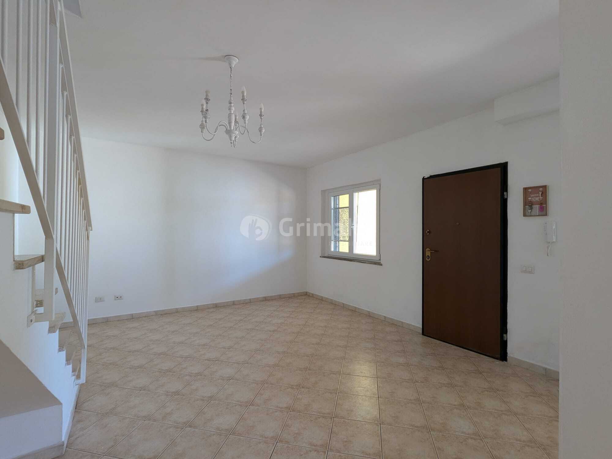 Casa indipendente con giardino in viale roma 210, Anzio