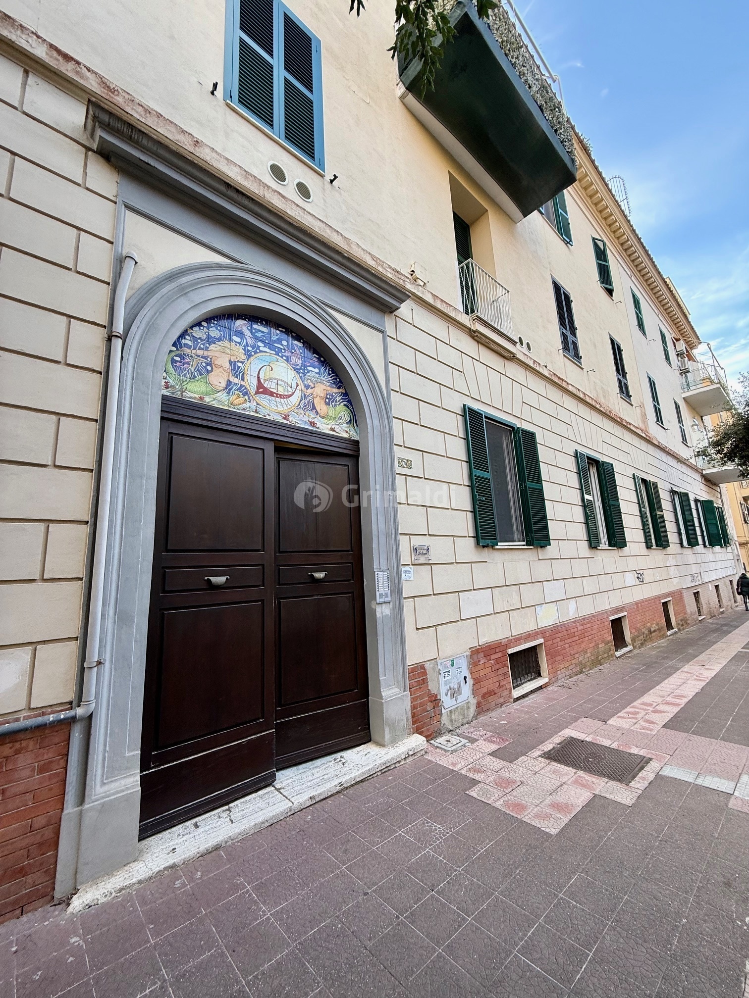 Trilocale da ristrutturare in via antonio gramsci 70, Anzio