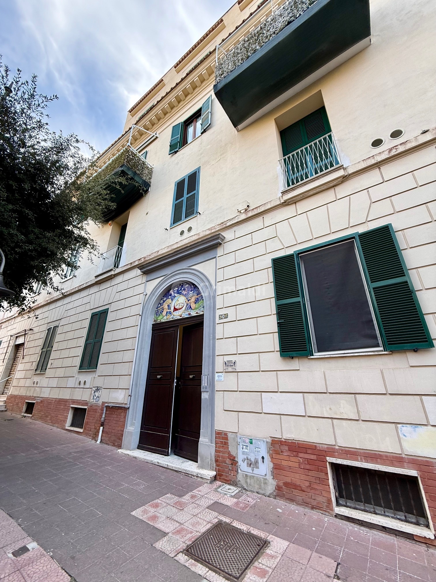 Trilocale da ristrutturare in via antonio gramsci 70, Anzio