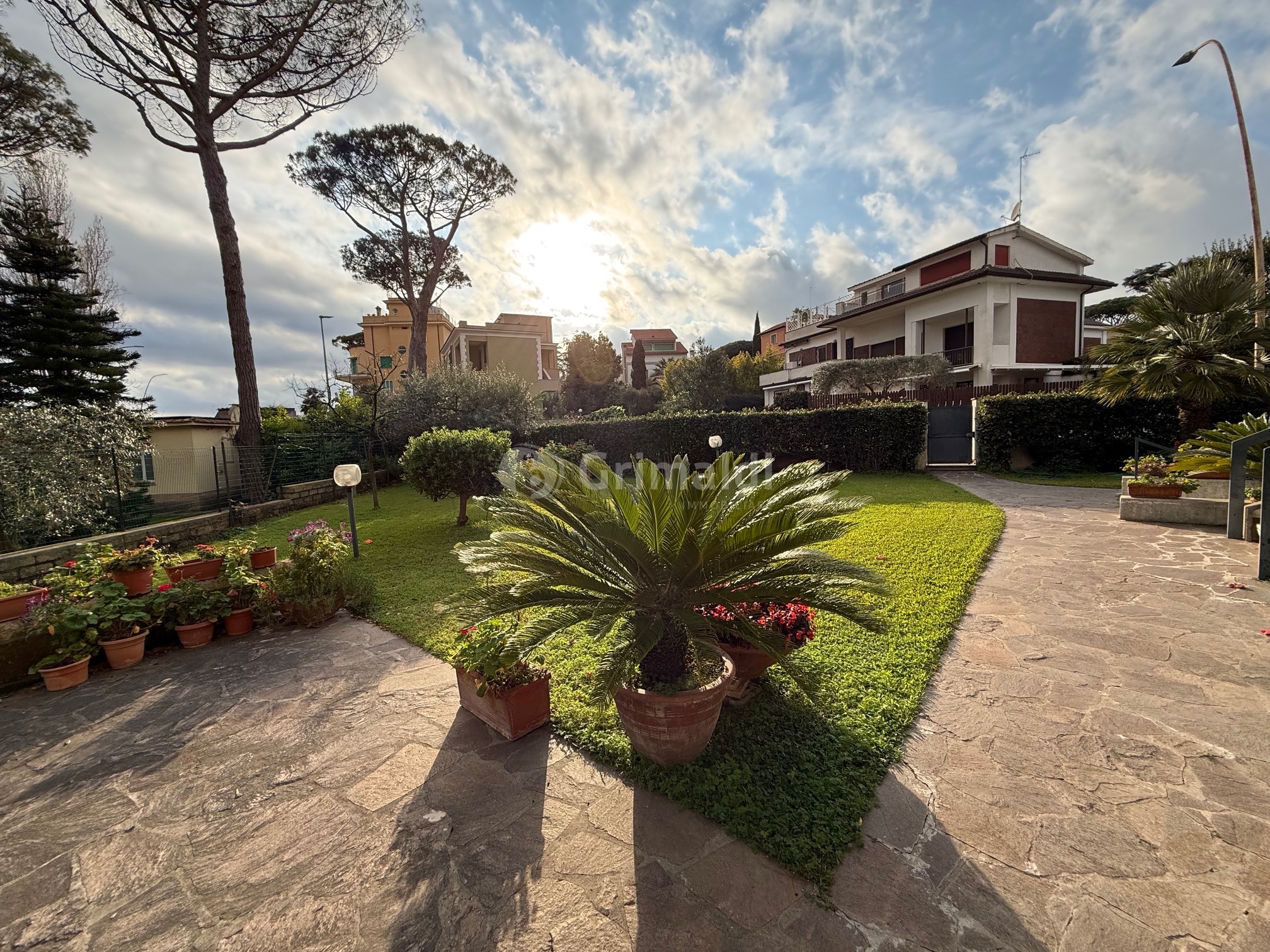 Quadrilocale con giardino in via circeo 6, Anzio