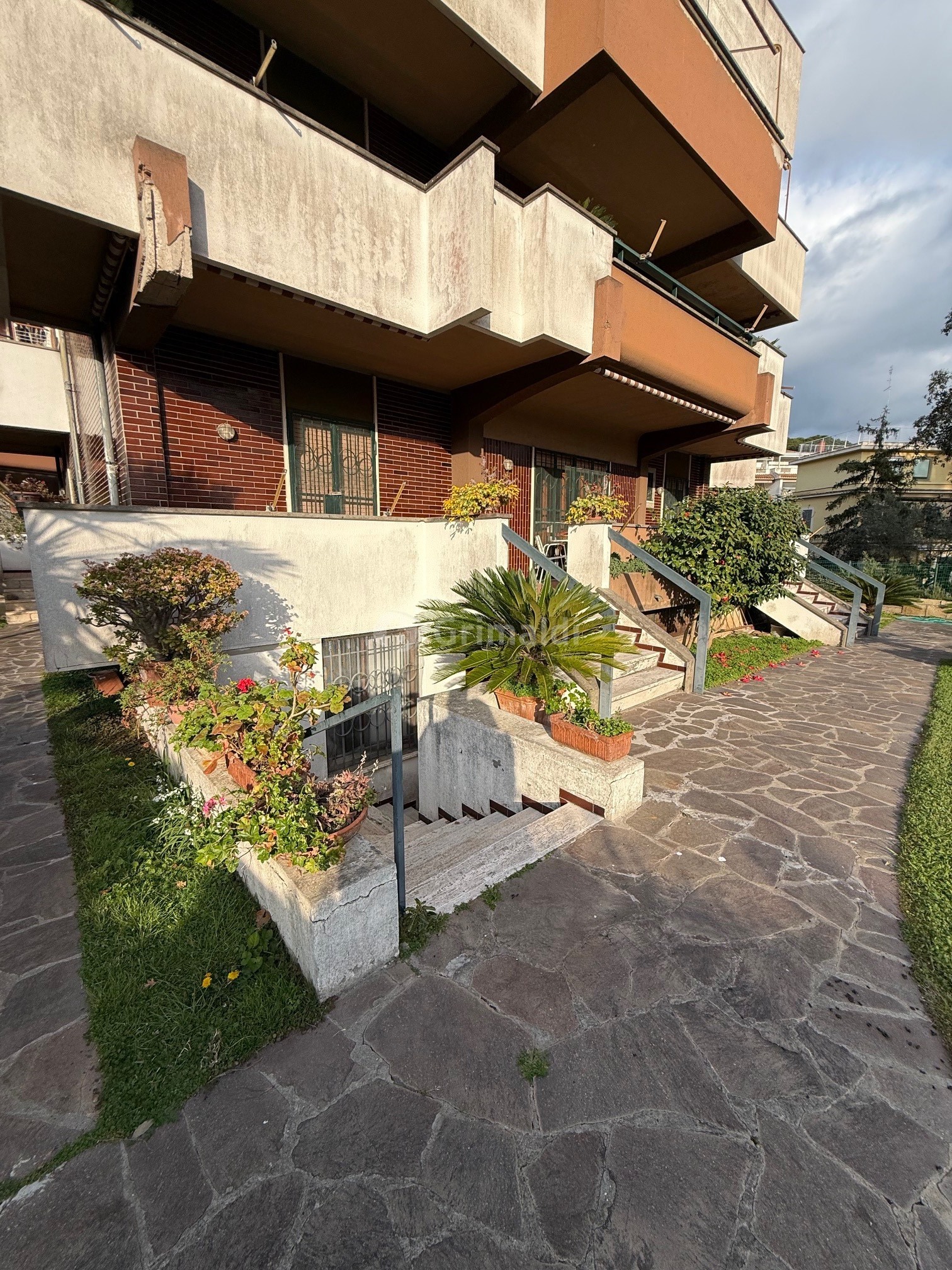 Quadrilocale con giardino in via circeo 6, Anzio