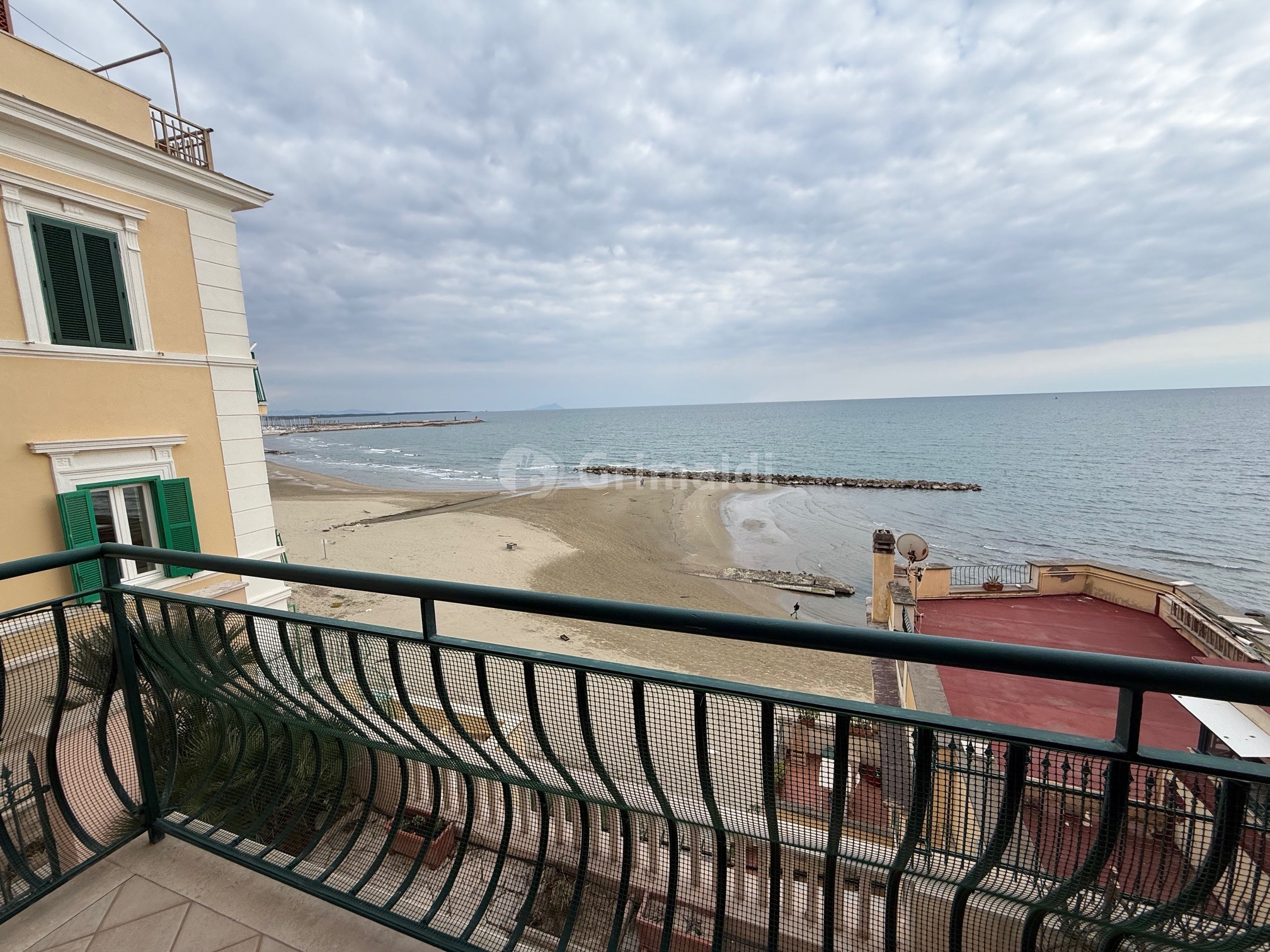 Trilocale con terrazzi in via antonio gramsci 84, Nettuno