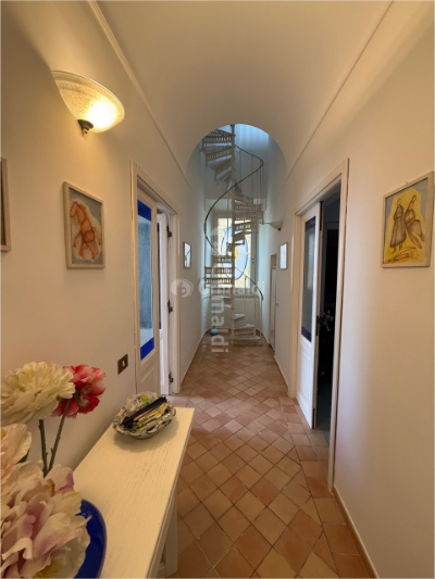 Trilocale con terrazzi in via antonio gramsci 84, Nettuno