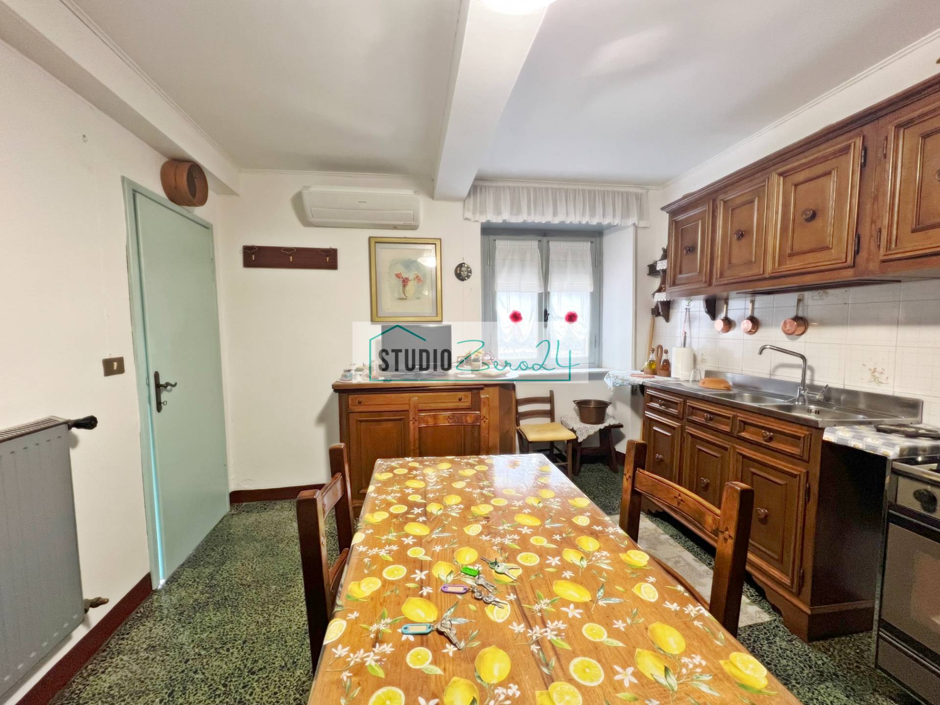 Casa semi indipendente in vendita a Camaiore, Casoli
