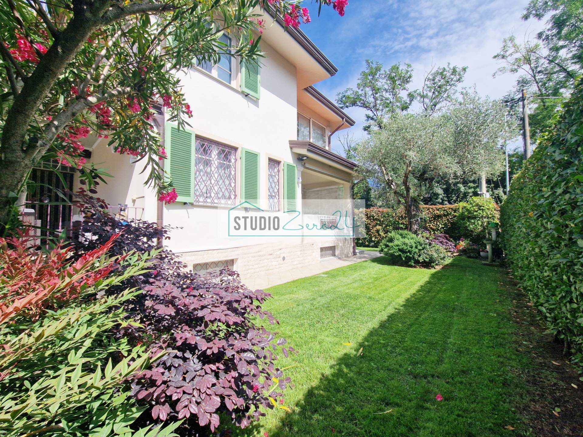 Villa in vendita a Camaiore, Vado