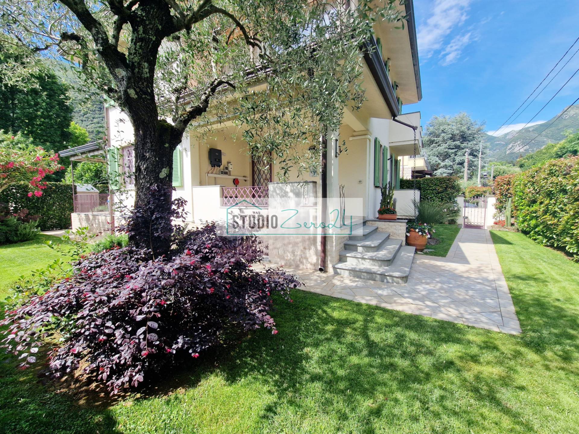 Villa in vendita a Camaiore, Vado