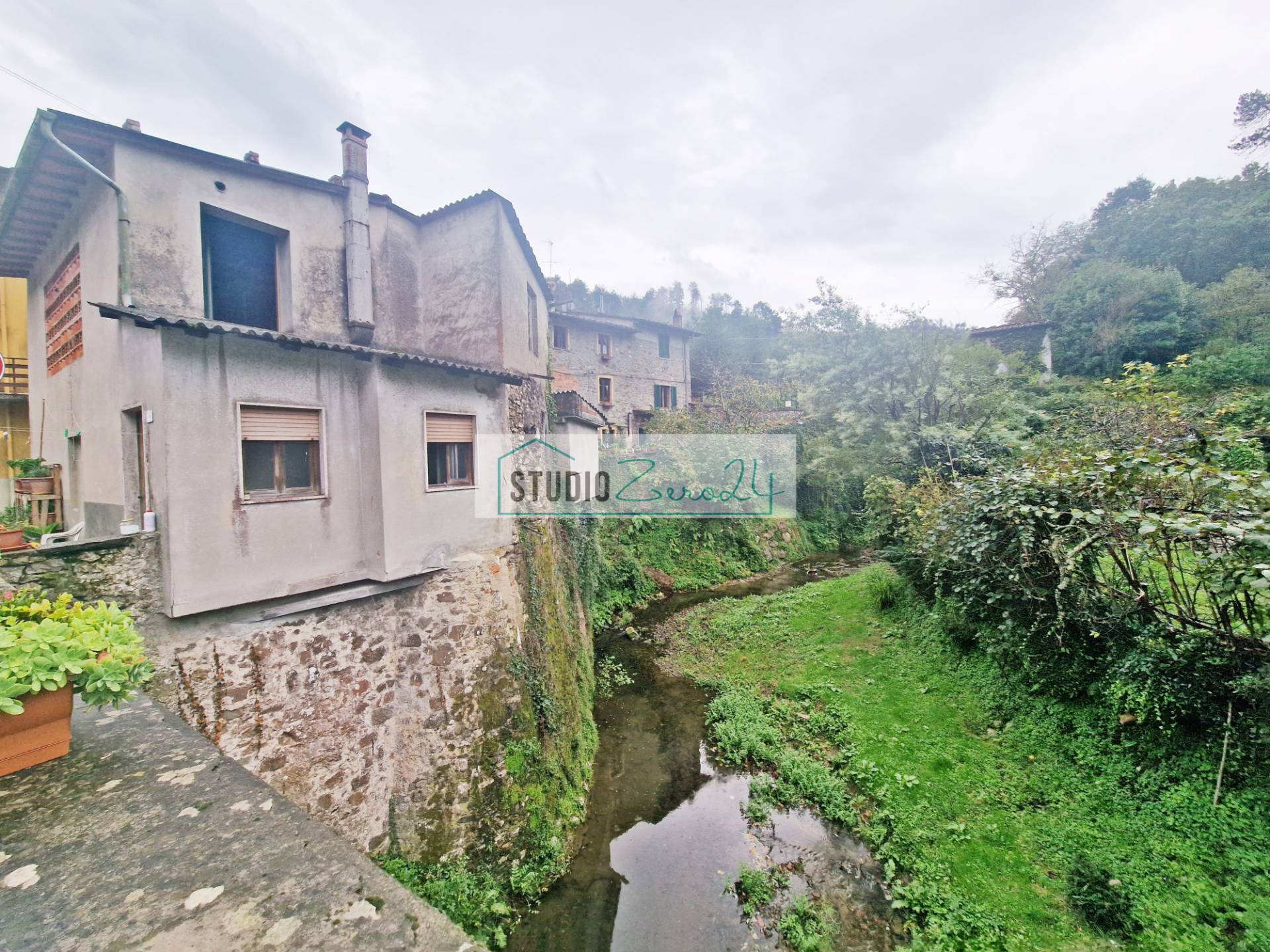 Rustico in vendita a Camaiore, Valpromaro