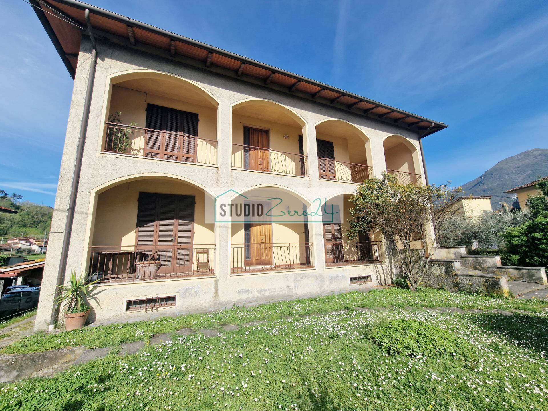 Villa in vendita a Camaiore, Fondi