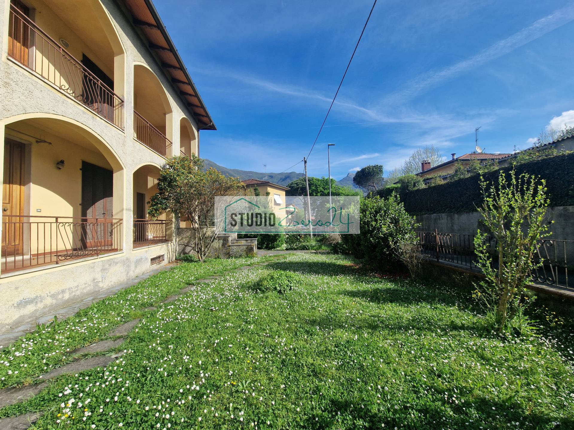 Villa in vendita a Camaiore, Fondi