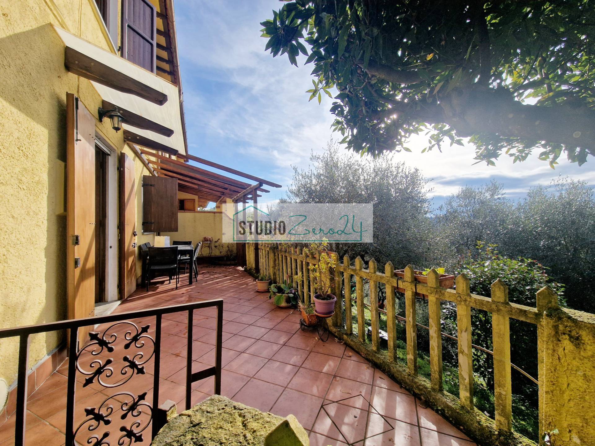 Villetta Bifamiliare in vendita a Camaiore, Montemagno