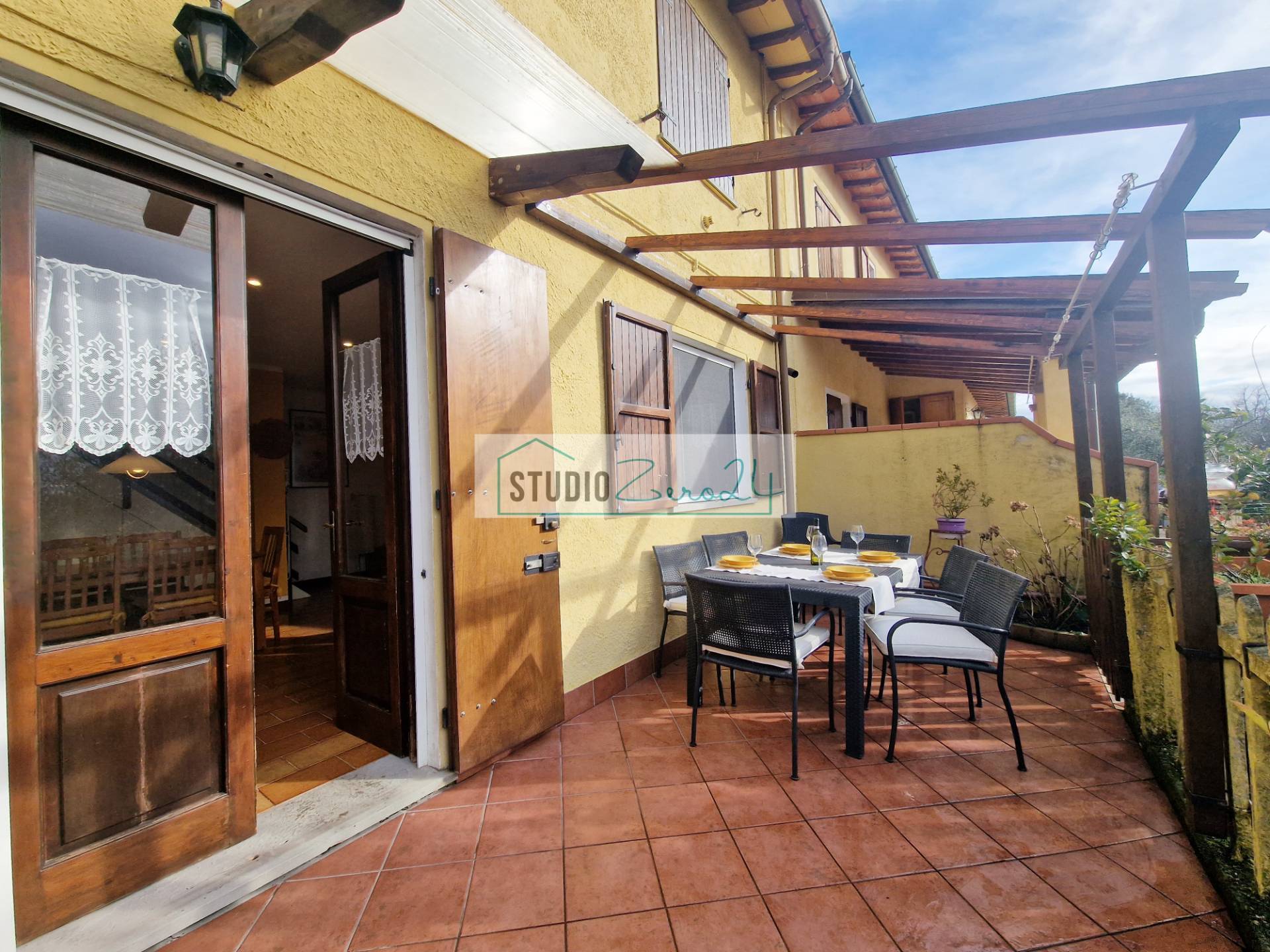 Villetta Bifamiliare in vendita a Camaiore, Montemagno