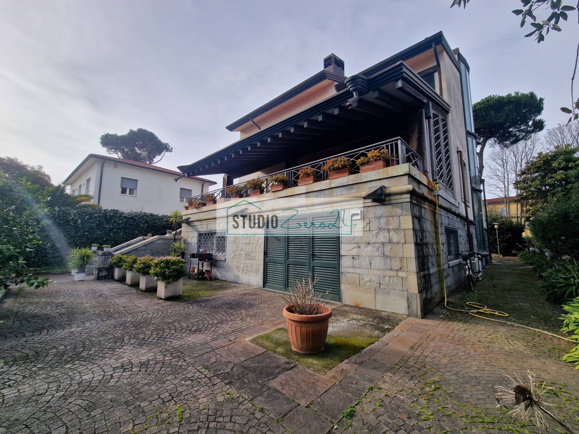 Villa in vendita a Camaiore, Lido di Camaiore