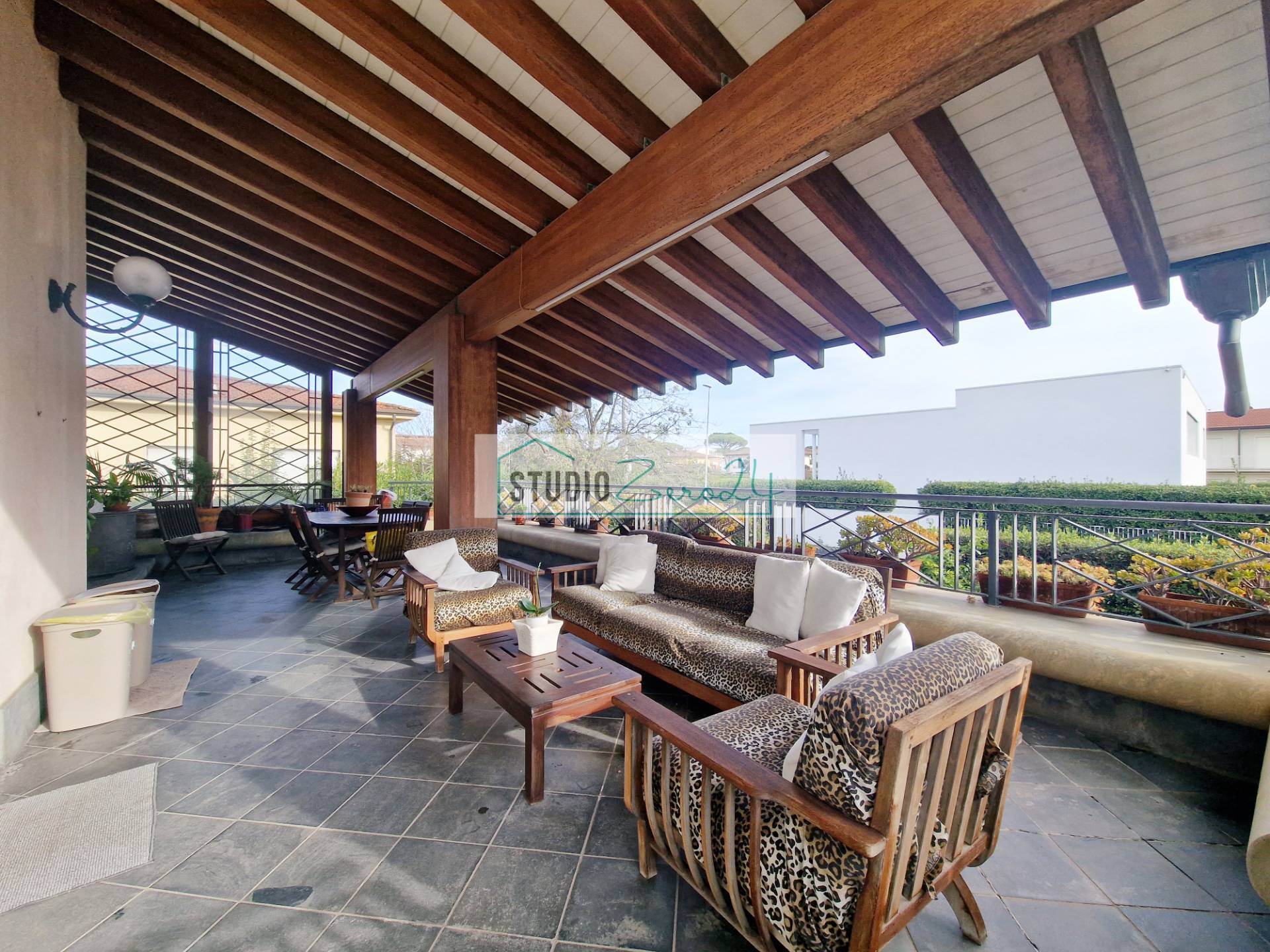 Villa in vendita a Camaiore, Lido di Camaiore