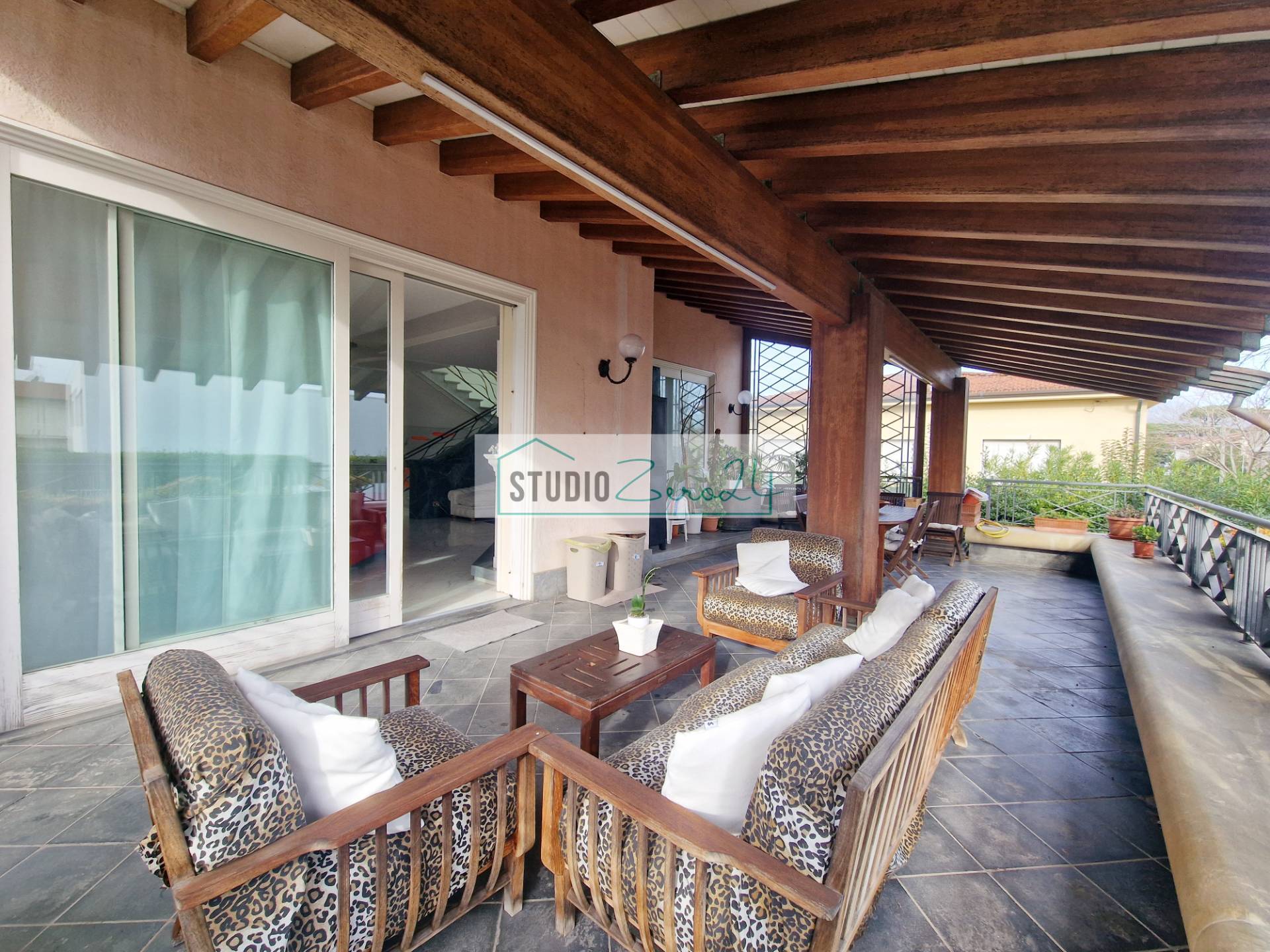 Villa in vendita a Camaiore, Lido di Camaiore