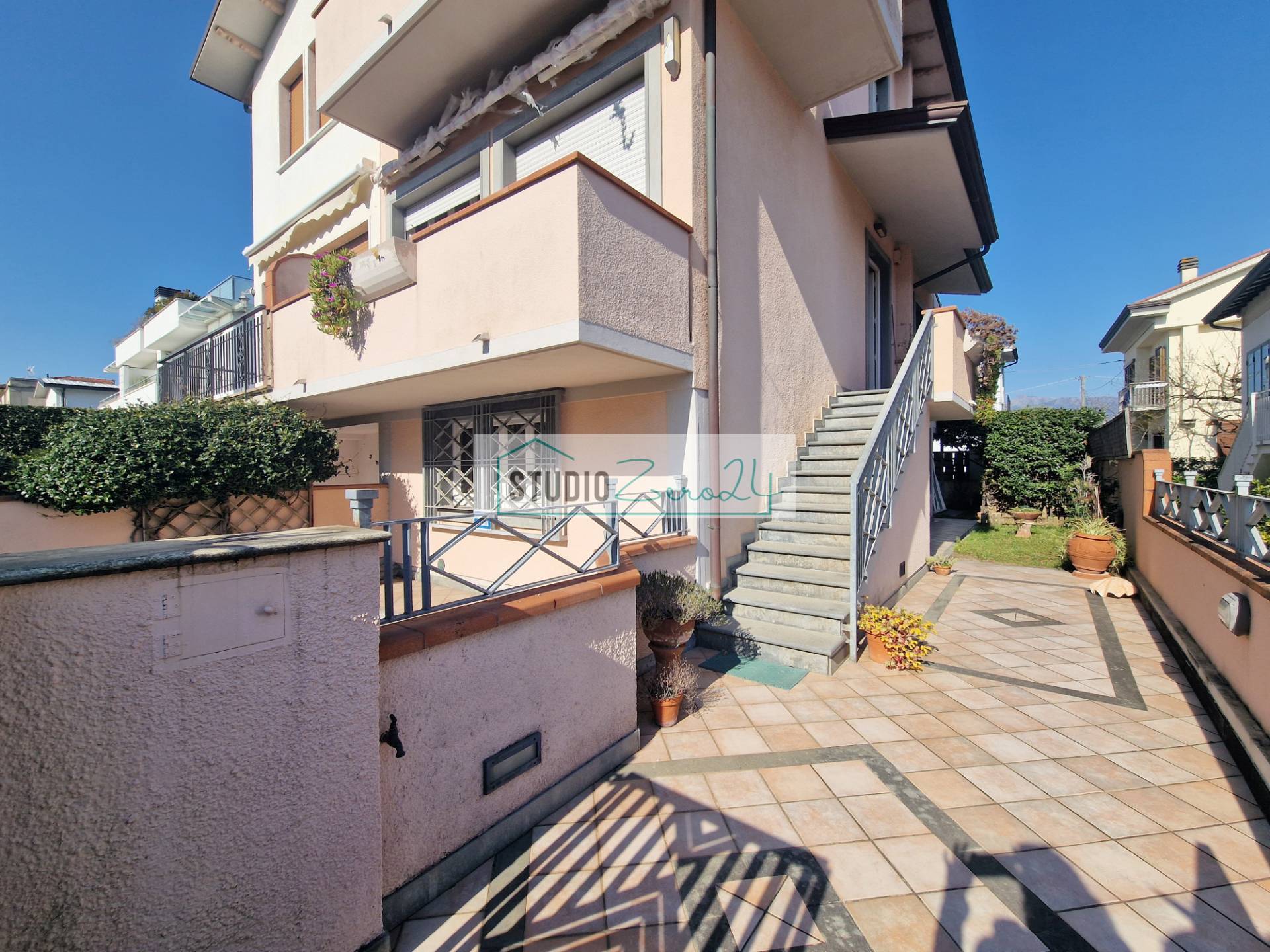 Casa semi indipendente in vendita a Camaiore, Lido di Camaiore