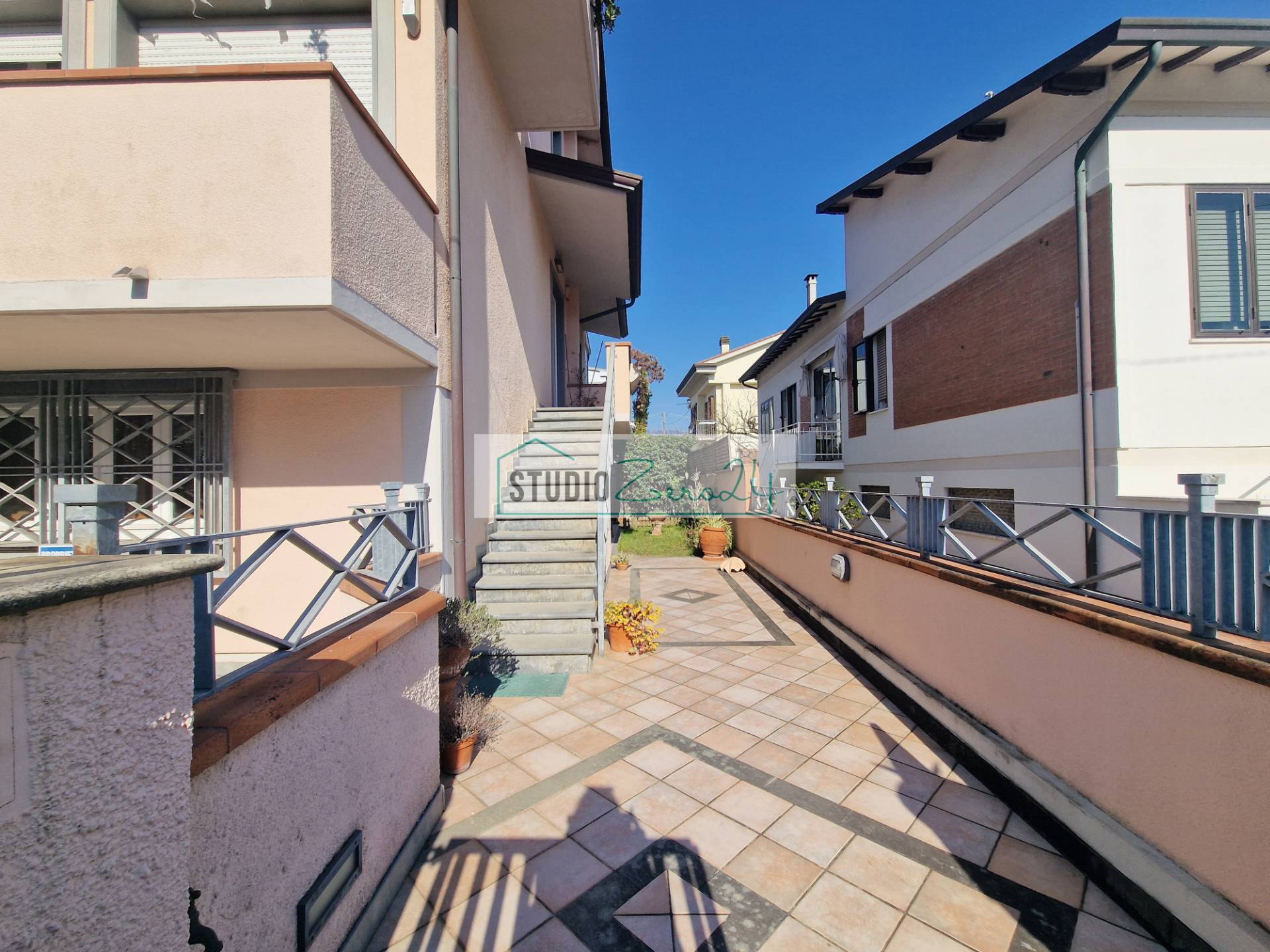 Casa semi indipendente in vendita a Camaiore, Lido di Camaiore