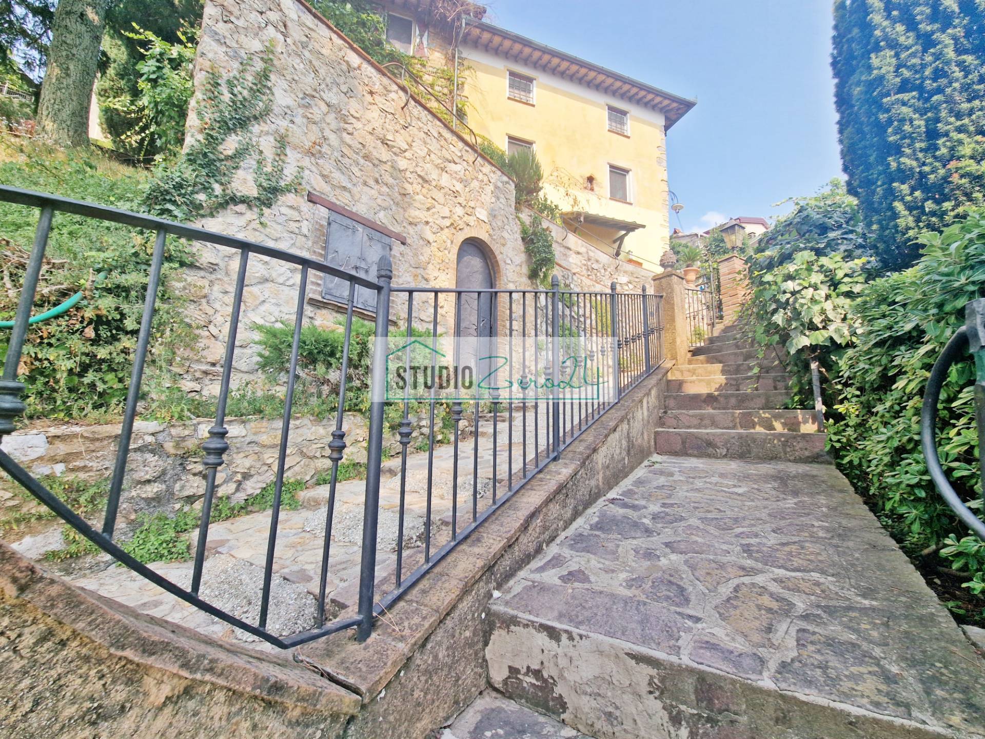 Casa semi indipendente in vendita a Camaiore, Metato