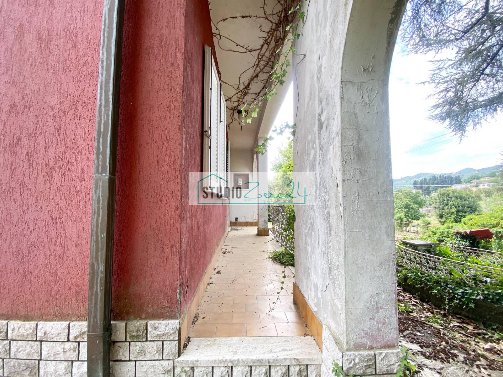 Villa in vendita a Camaiore, Fondi