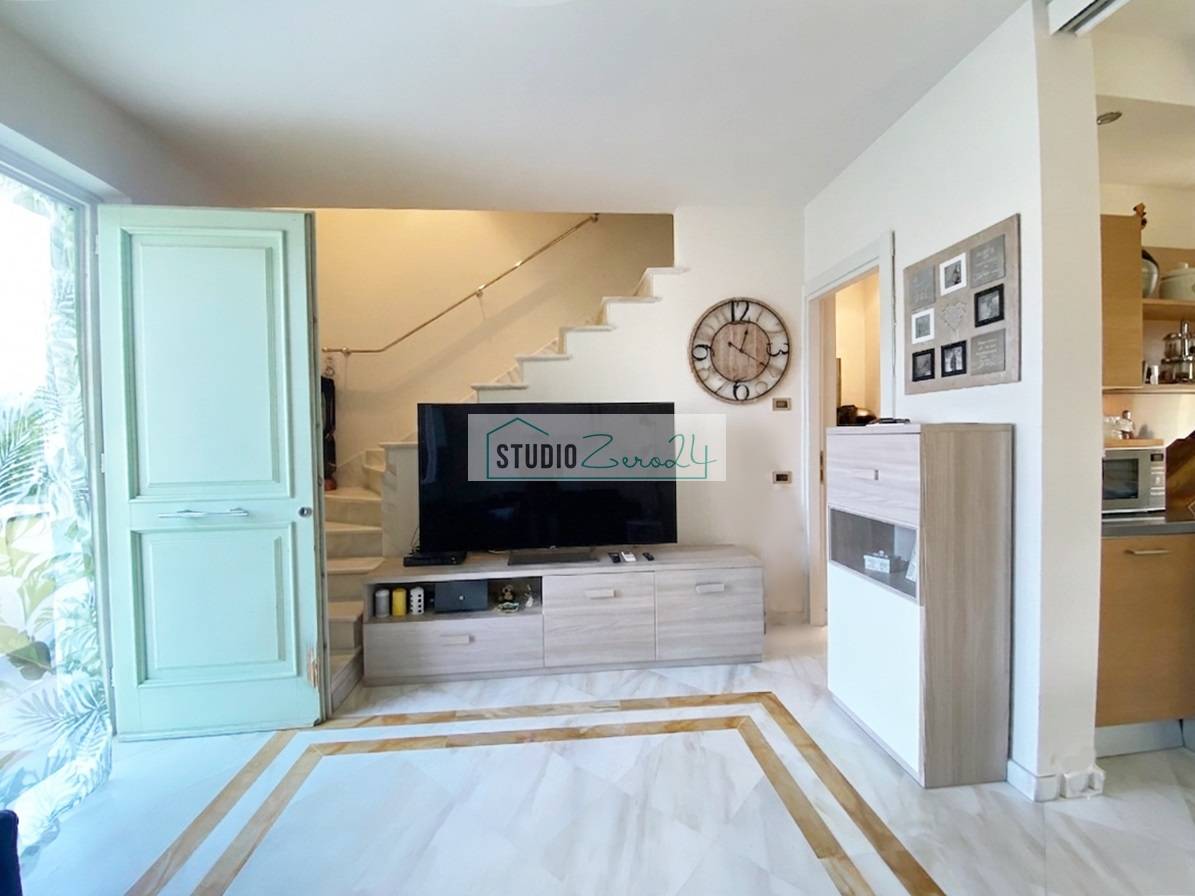 Casa semi indipendente in vendita a Camaiore, Capezzano Pianore