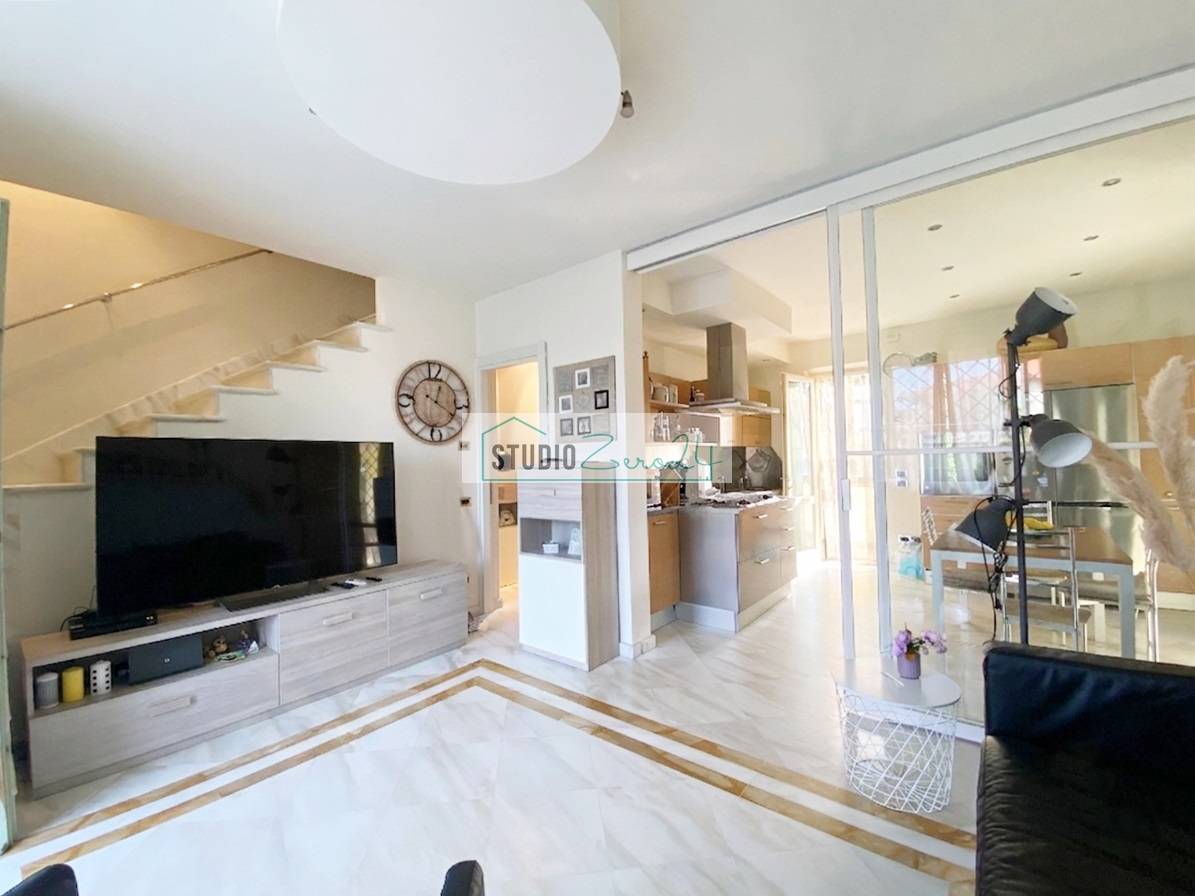 Casa semi indipendente in vendita a Camaiore, Capezzano Pianore