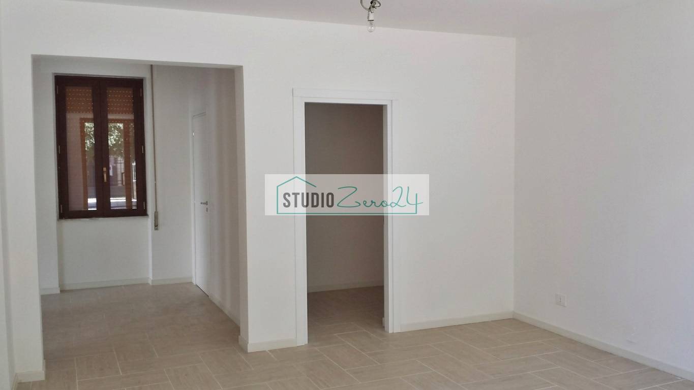 Locale commerciale in vendita a Camaiore, Lido di Camaiore