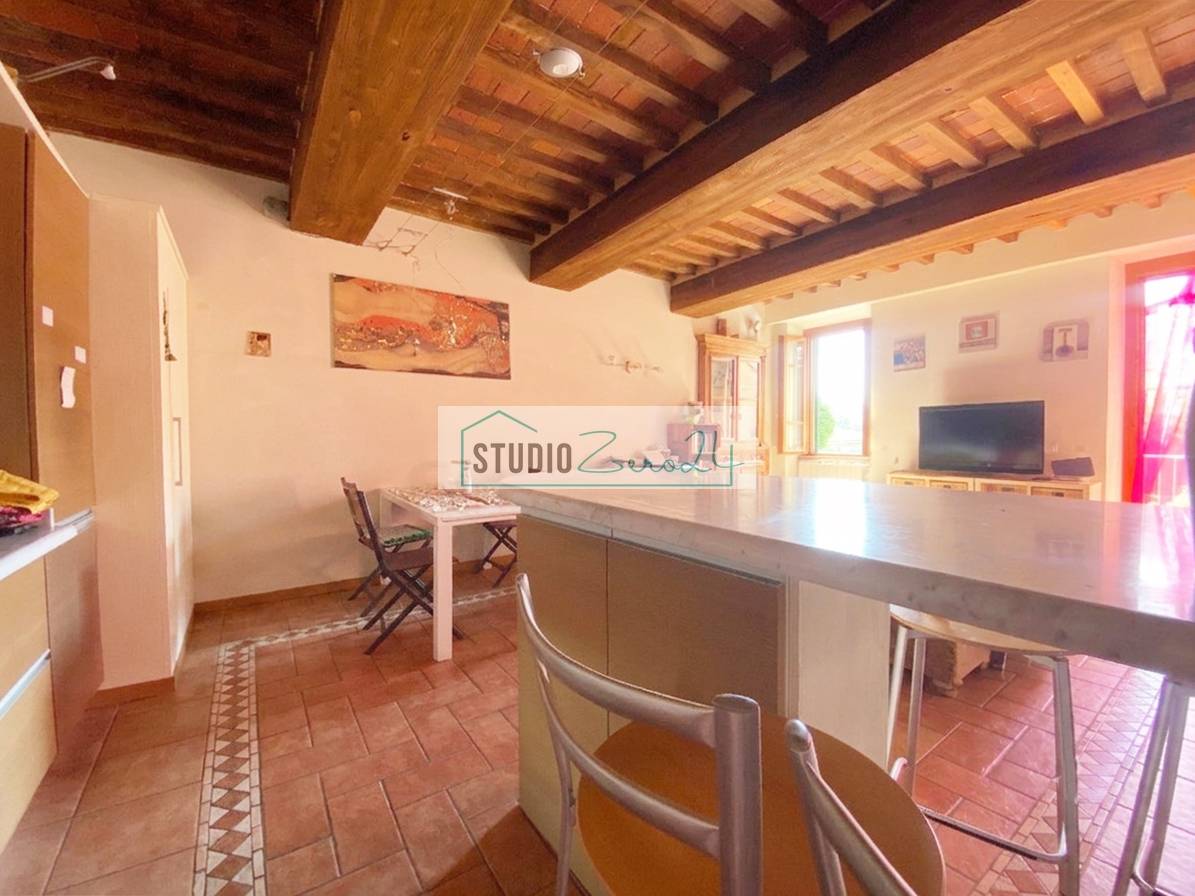 Appartamento in vendita a Camaiore, Vado