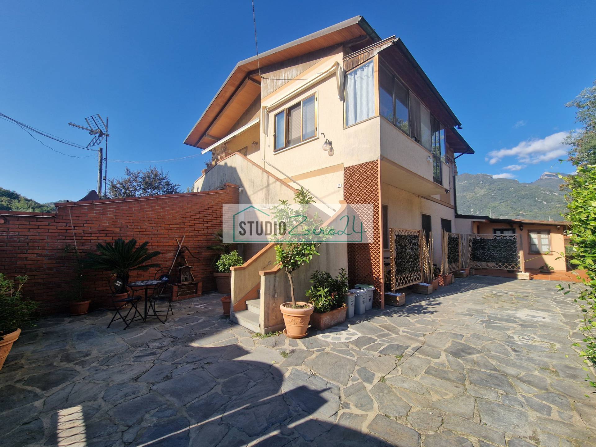 Casa semi indipendente in vendita a Camaiore, Carignoni