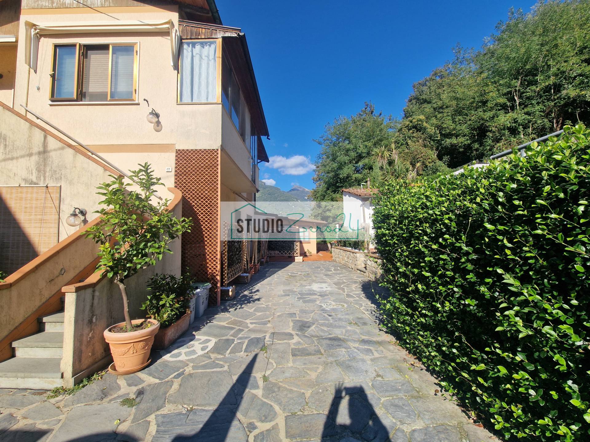 Casa semi indipendente in vendita a Camaiore, Carignoni