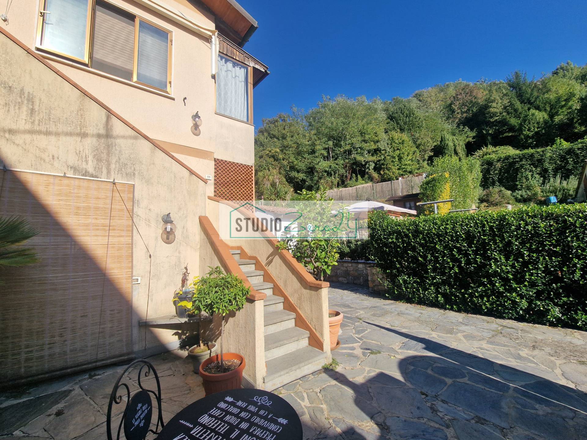 Casa semi indipendente in vendita a Camaiore, Carignoni