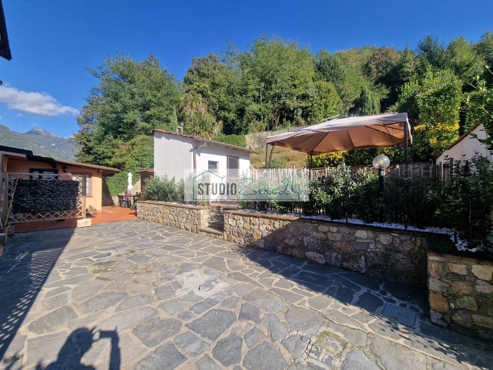 Casa semi indipendente in vendita a Camaiore, Carignoni