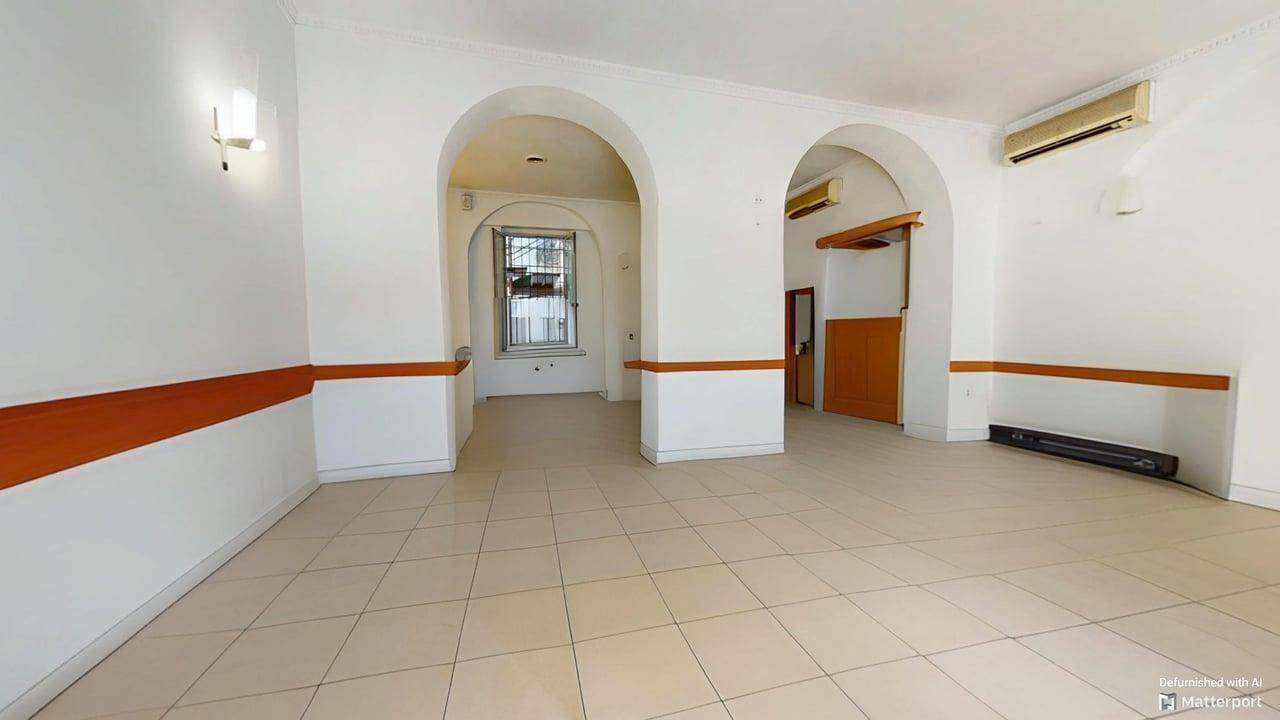 NEGOZIO - LOCALE COMMERCIALE in vendita a Milano