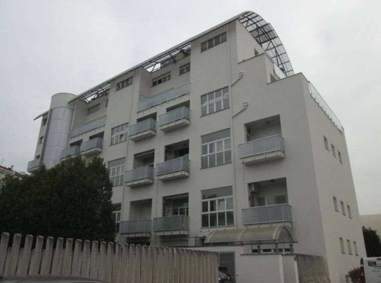 Locale commerciale in vendita a Milano