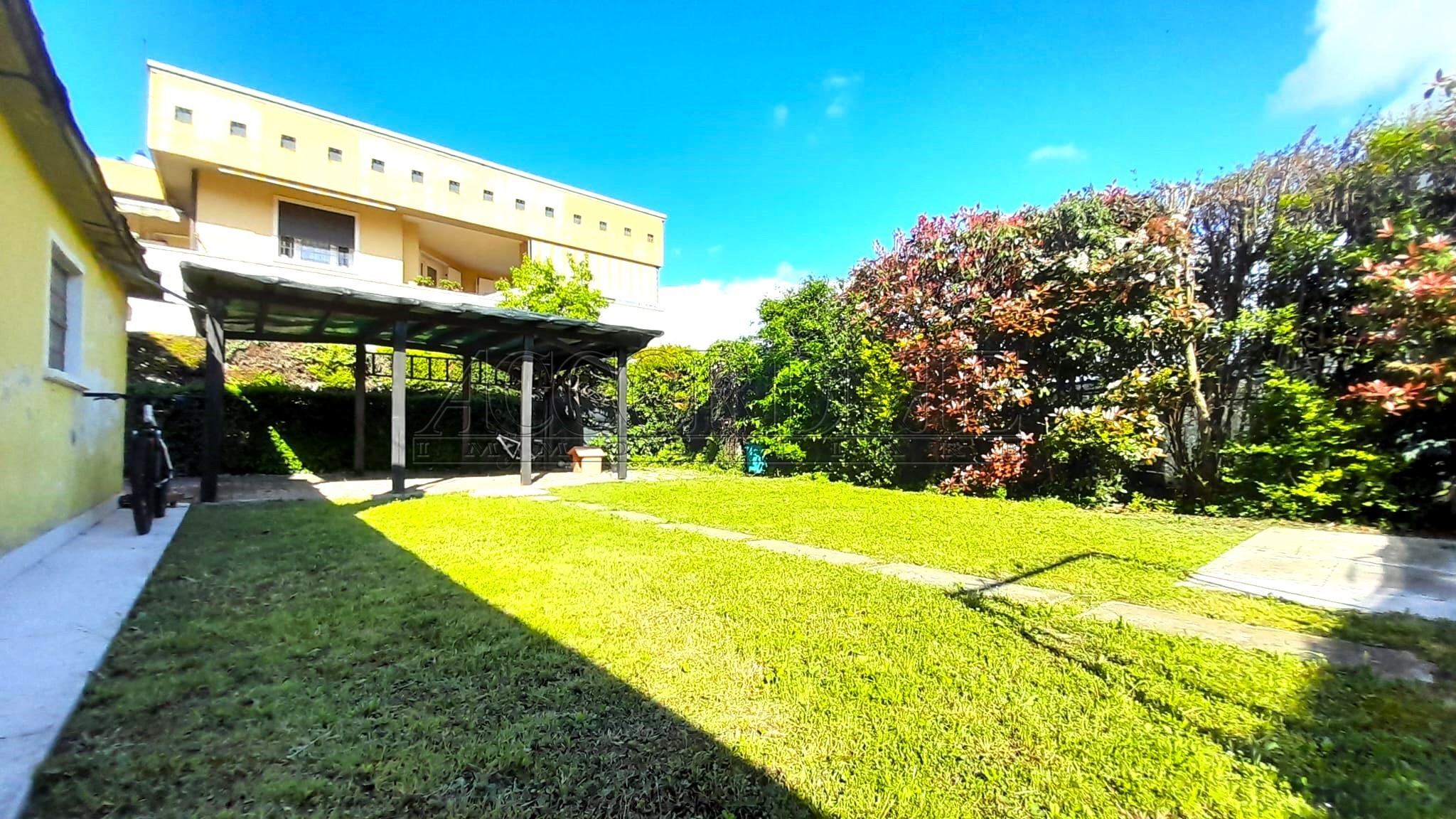 Casa indipendente con terrazzi a Mestrino