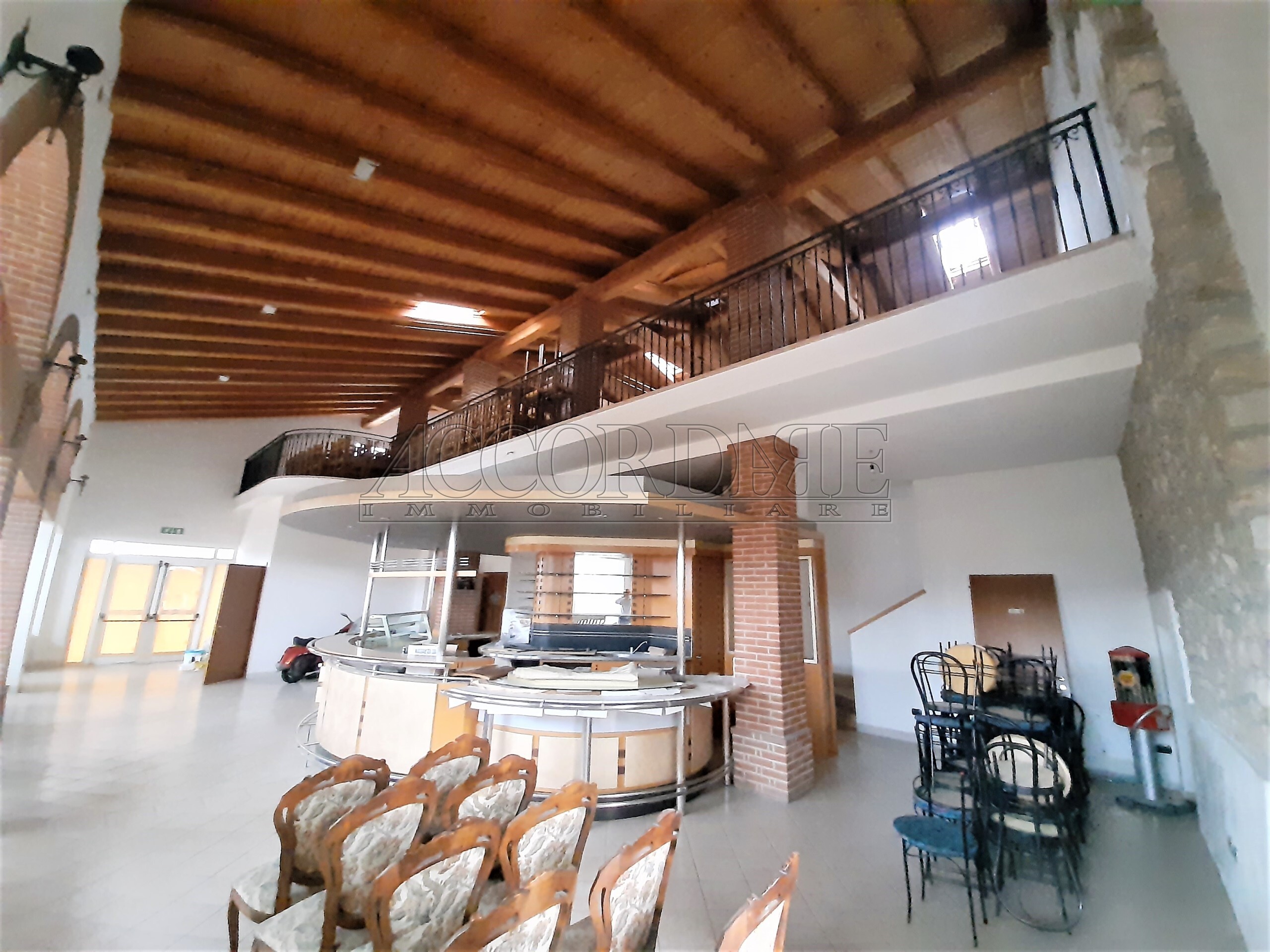 Locale commerciale in affitto a Villaga