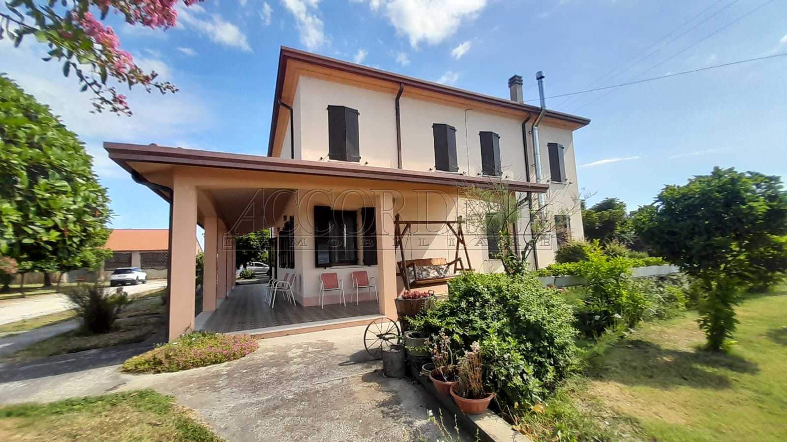 Casa indipendente con giardino in via croce 796, Salara