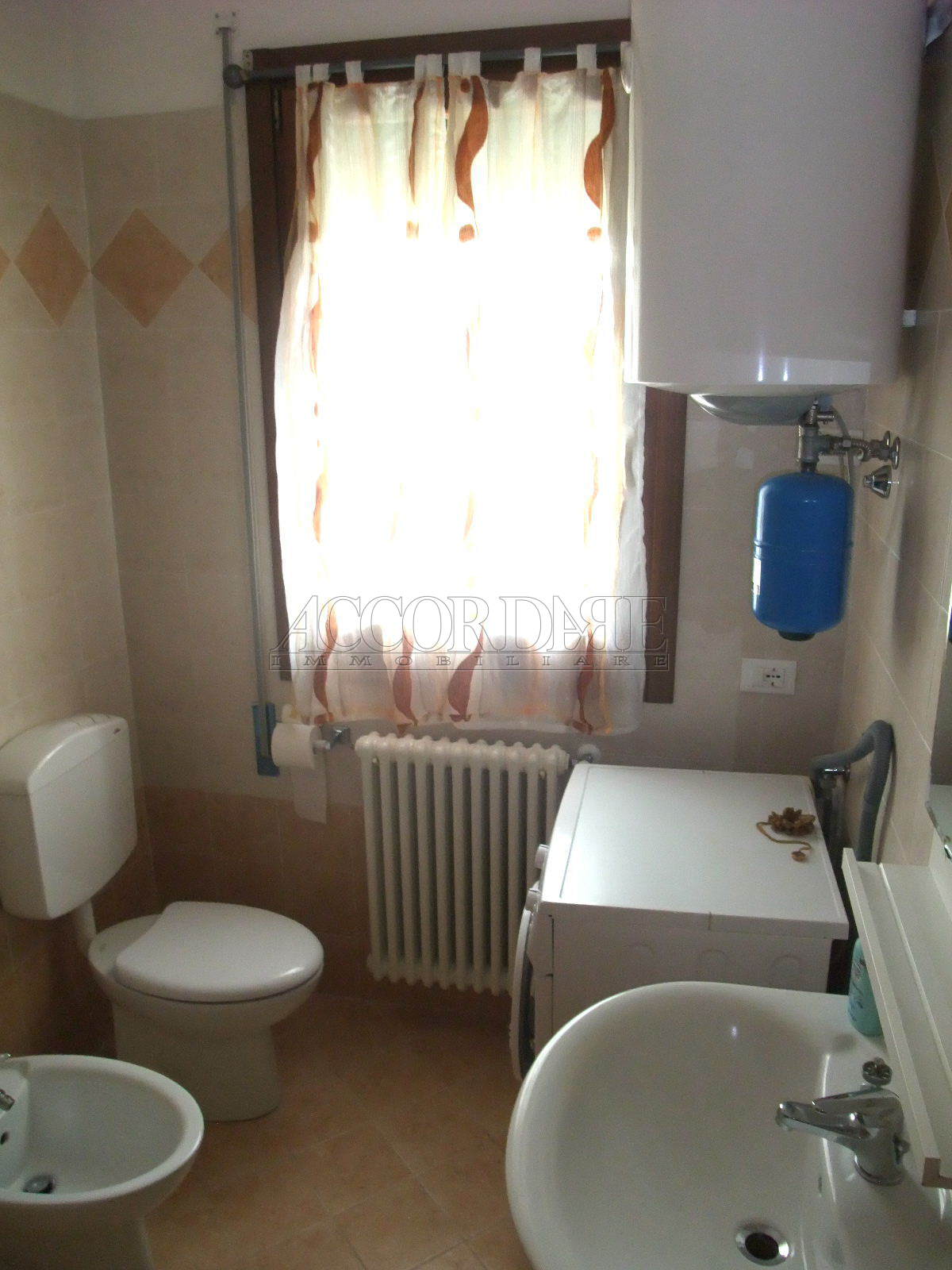 Trilocale con terrazzi, Gazzo grossa
