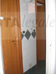 Locale commerciale in vendita a Avellino, Centro