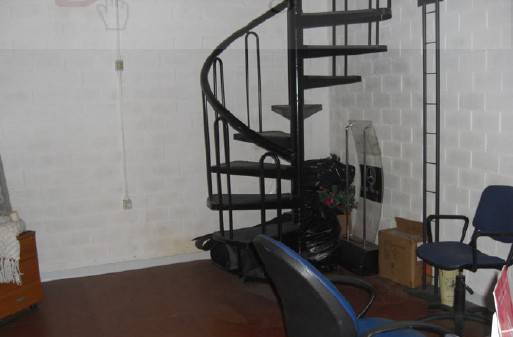 Locale commerciale in vendita a Avellino, Centro