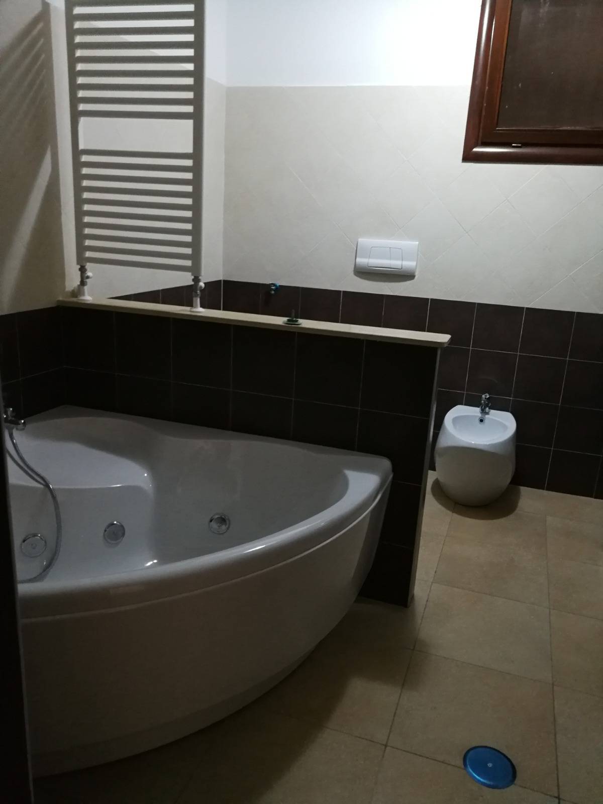 Villa bifamiliare in vendita a Pratola Serra, Pratola