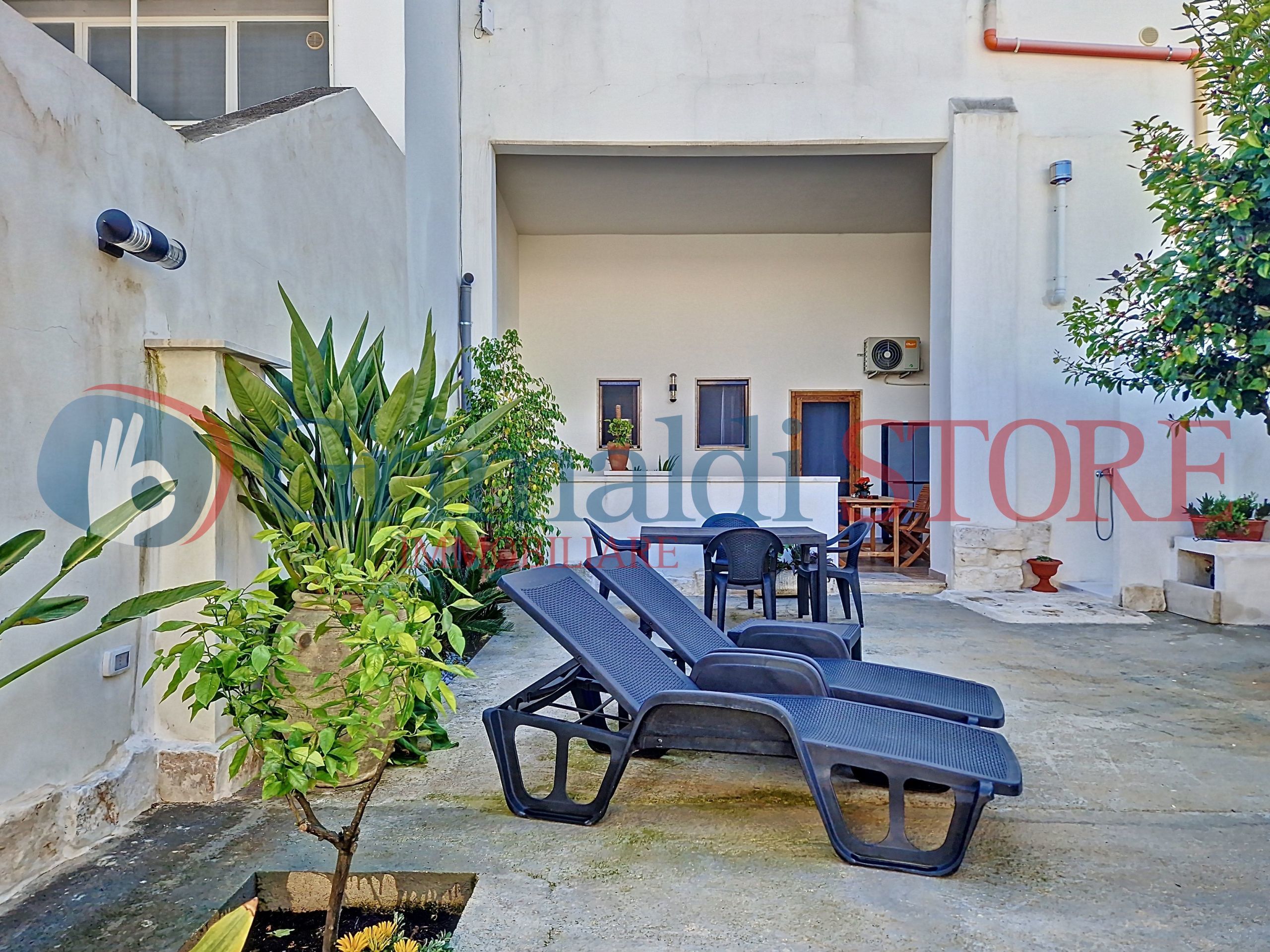 Casa indipendente con giardino a Torre Santa Susanna