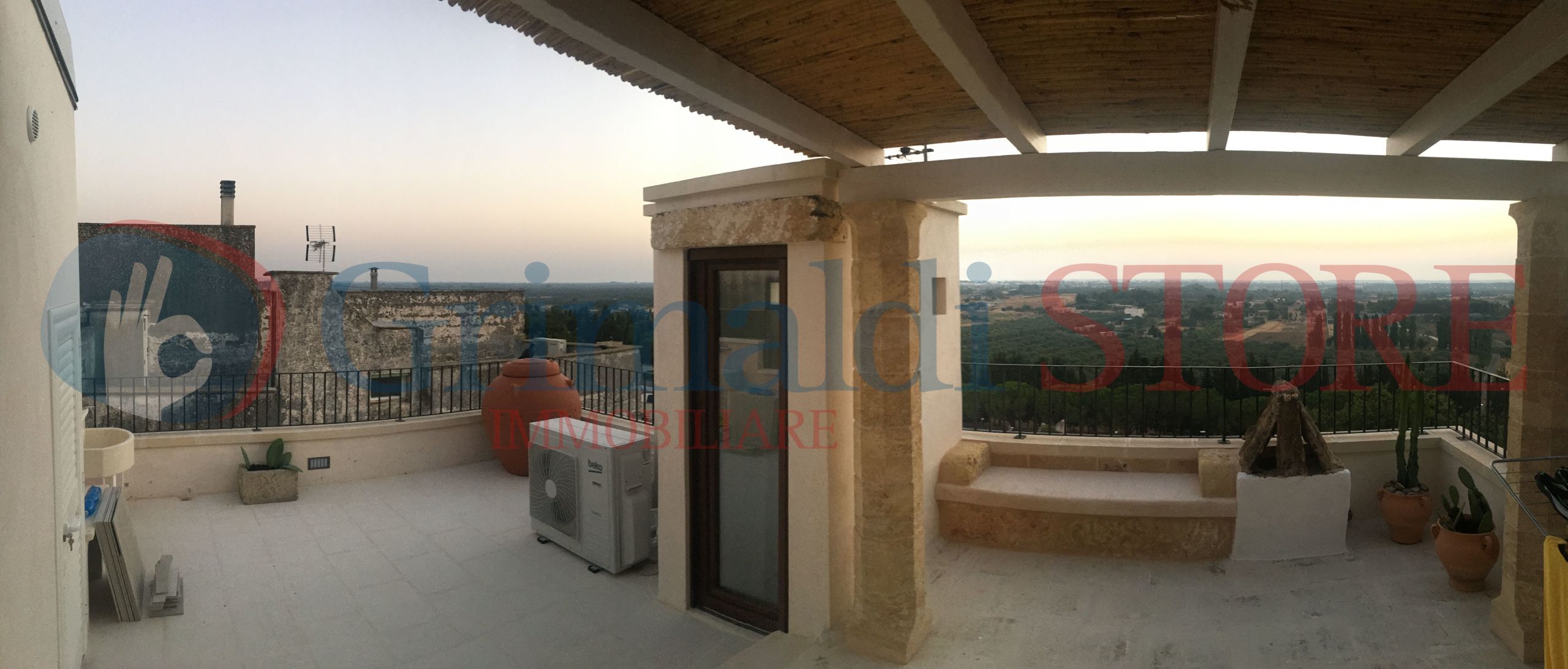 Casa indipendente con terrazzo a Specchia