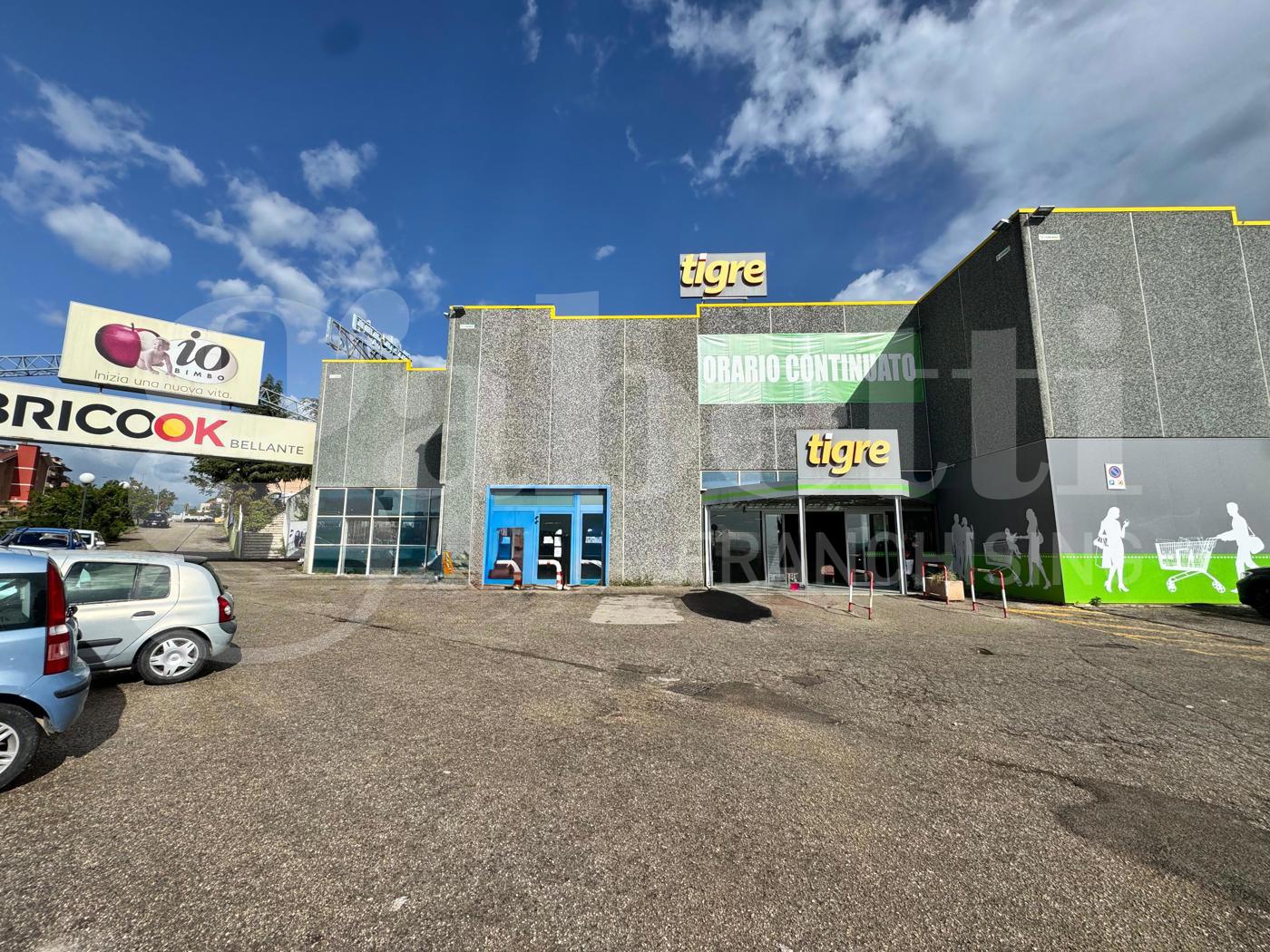 Magazzino in vendita a Bellante