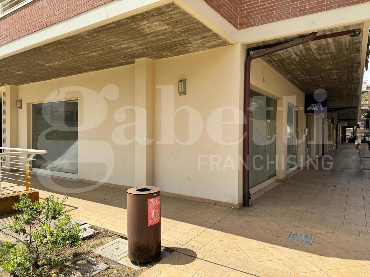 Negozio in vendita a Pineto