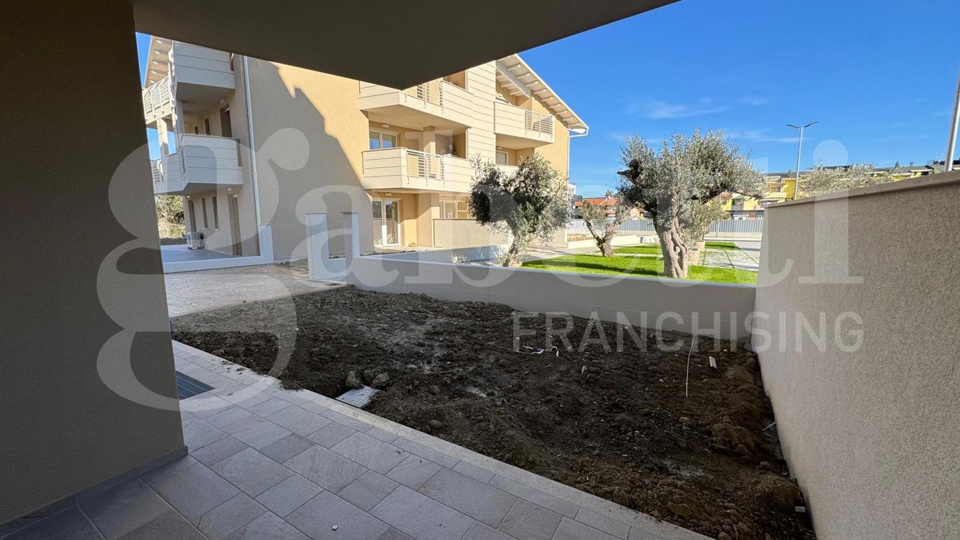 Quadrilocale con box a Tortoreto